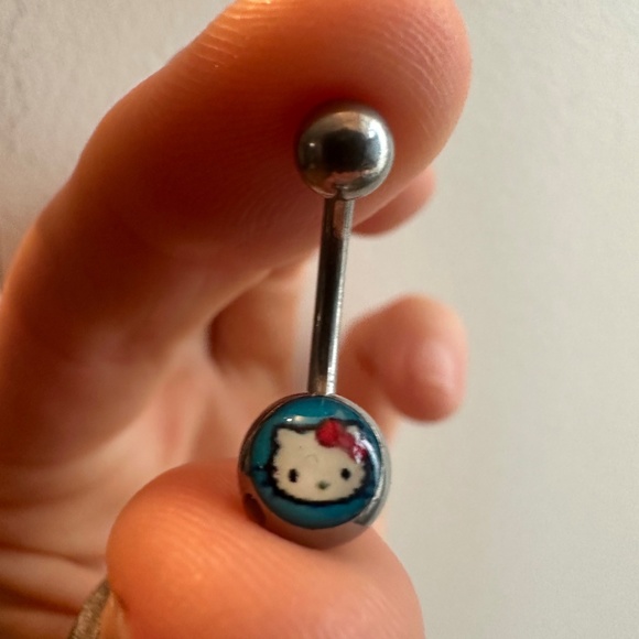Hello Kitty Belly Ring - Picture 1 of 1